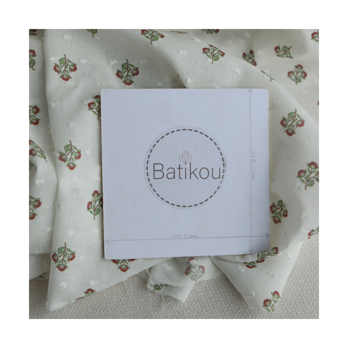 Hazel - Plumetis de coton imprimé fleuri vert et rouge