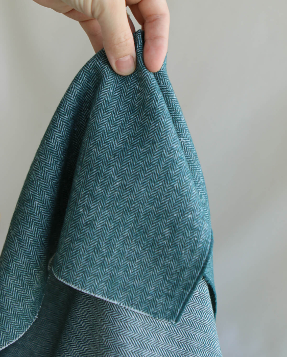 Tissu chevrons texturé coton / laine coloris Pétrole