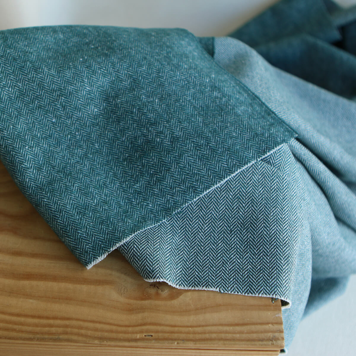 Tissu chevrons texturé coton / laine coloris Pétrole