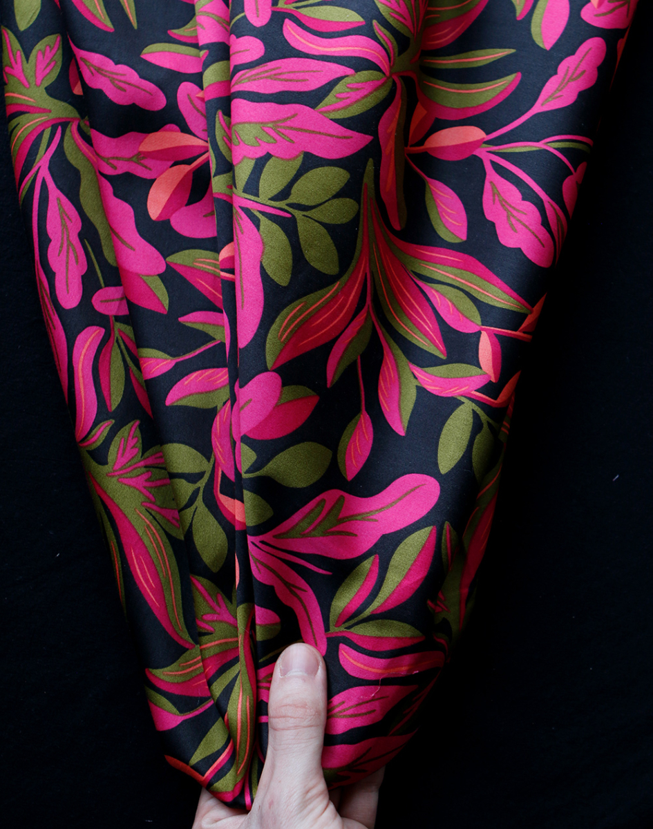 Nerida - Coton satiné Nerida Hansen à imprimé fleuri noir et fuschia