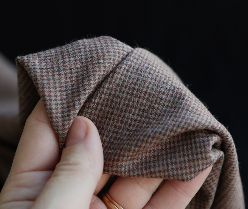 Coco - Coton gratté doux tissage mini pied de poule (pied de puce) Marron