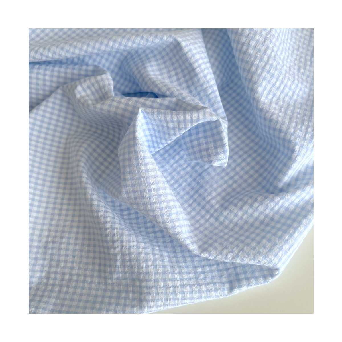Seersucker / Coton gaufré vichy mini 3mm bleu ciel / blanc