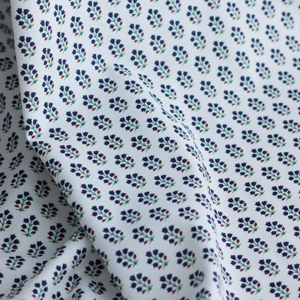 copy of Scarlett - Popeline douce coton organique fond ivoire fleuri bleu
