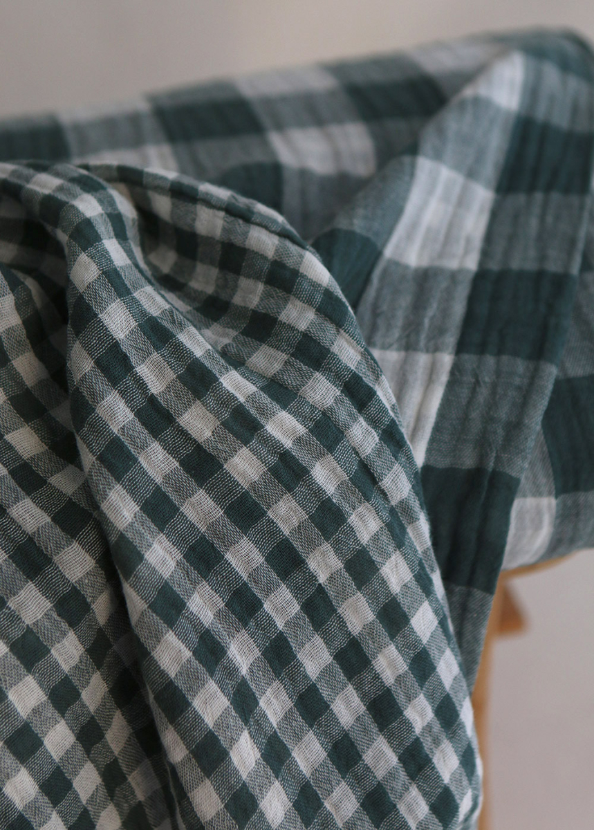 Double gaze de coton vichy réversible blanc / vert sapin
