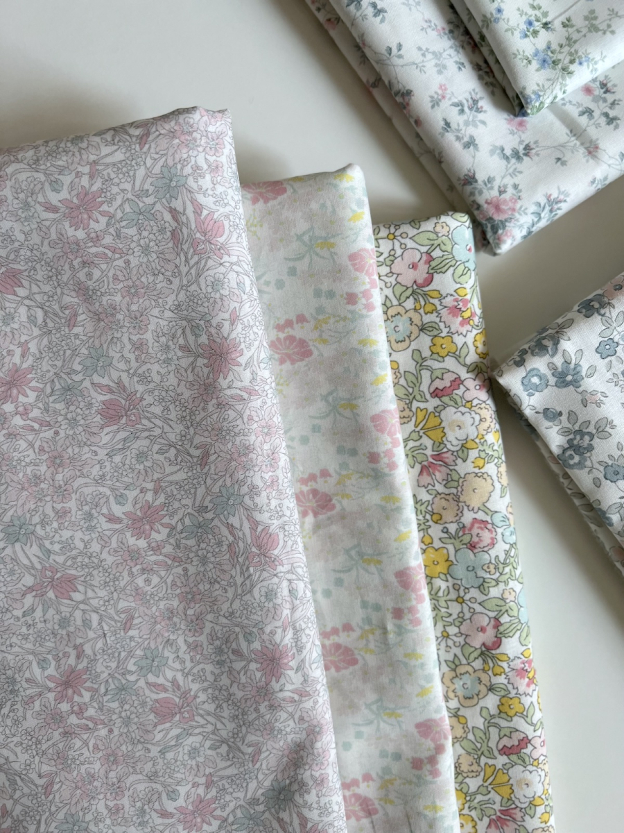 Lola - Batiste de coton bio SILKYNE à imprimé fleuri pastel clair Tissus issus de l'agriculture biologique  - 12