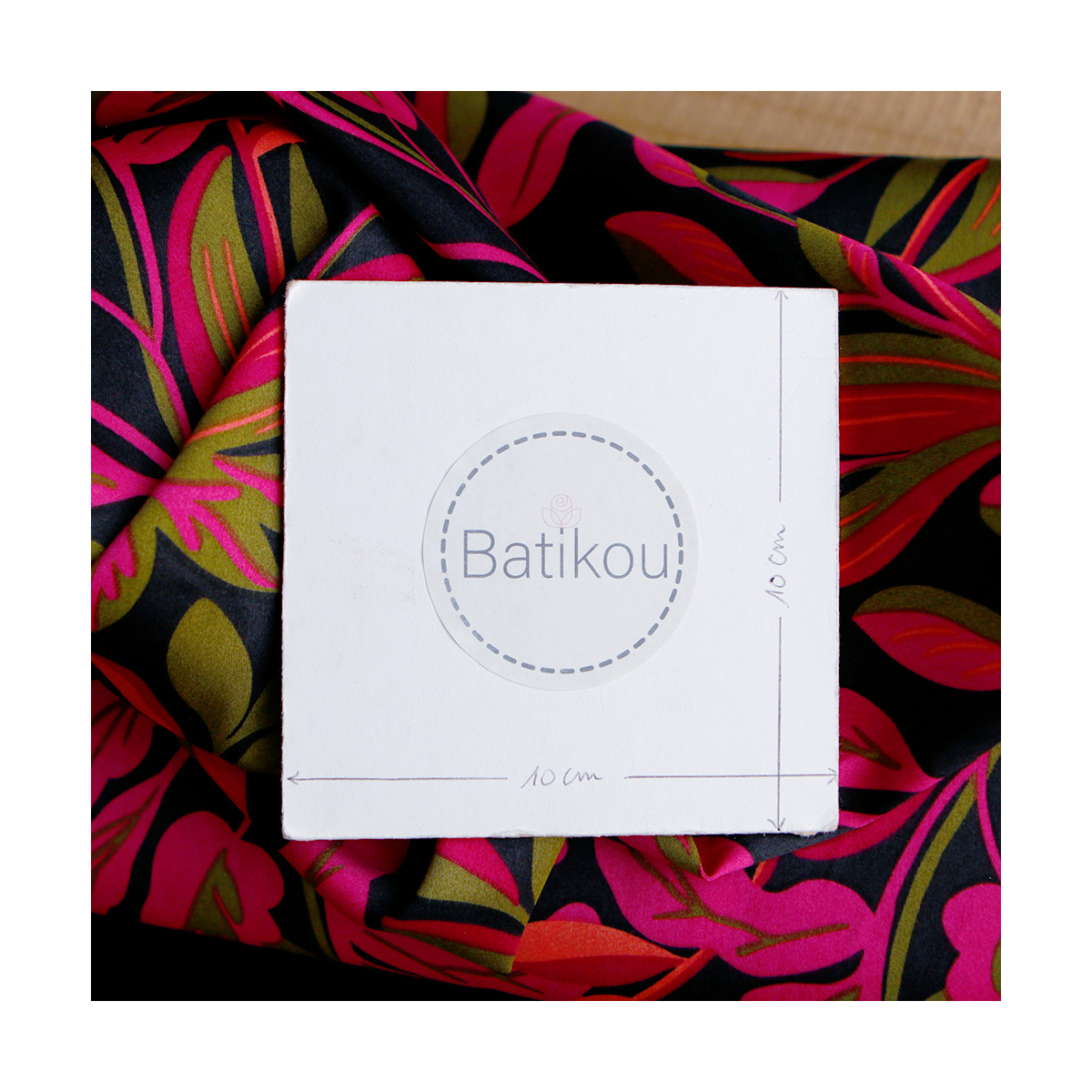 Nerida - Coton satiné Nerida Hansen à imprimé fleuri noir et fuschia