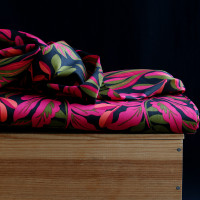 Nerida - Coton satiné Nerida Hansen à imprimé fleuri noir et fuschia