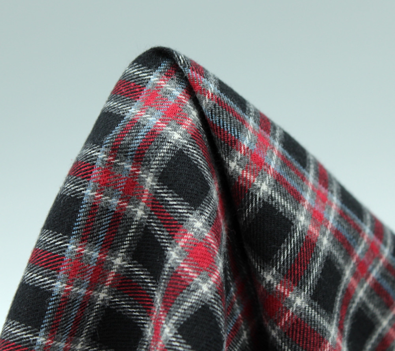 Tissu sergé de coton gratté organique imprimé tartan