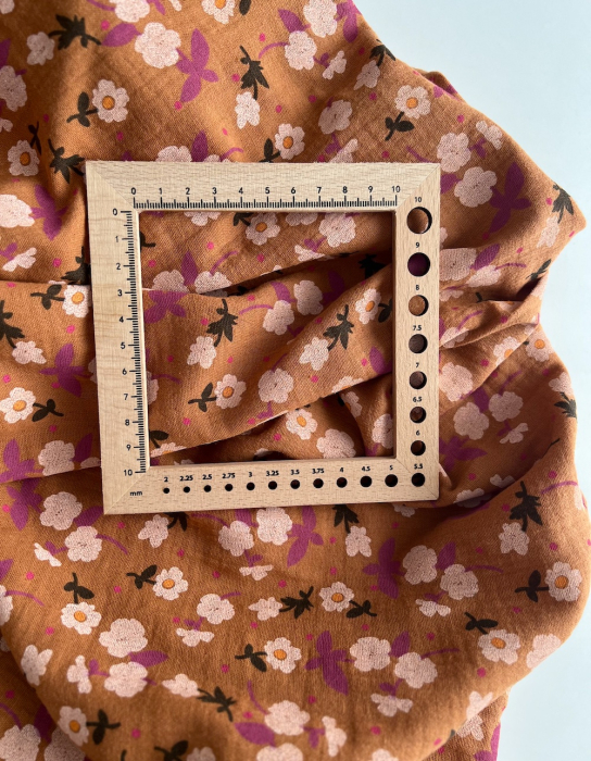 Olivia - Double gaze de coton coloris fond écureuil imprimé fleuri Tissus issus de l'agriculture biologique  - 2