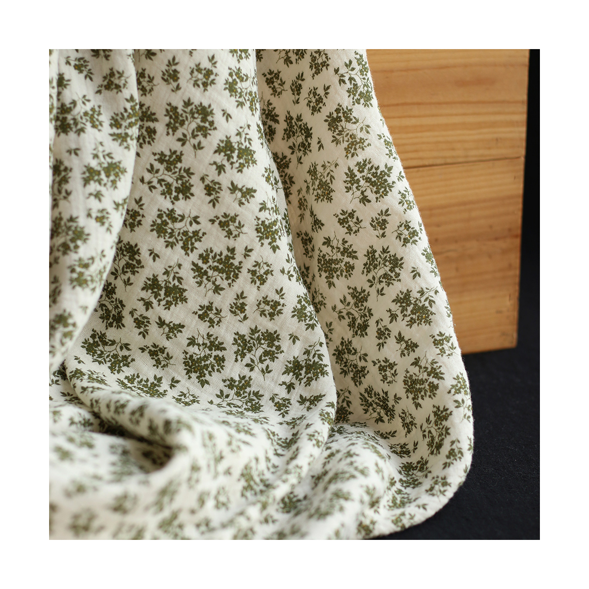 Soumeya - Double gaze coton BIO motif exclusif fond écru vert olive