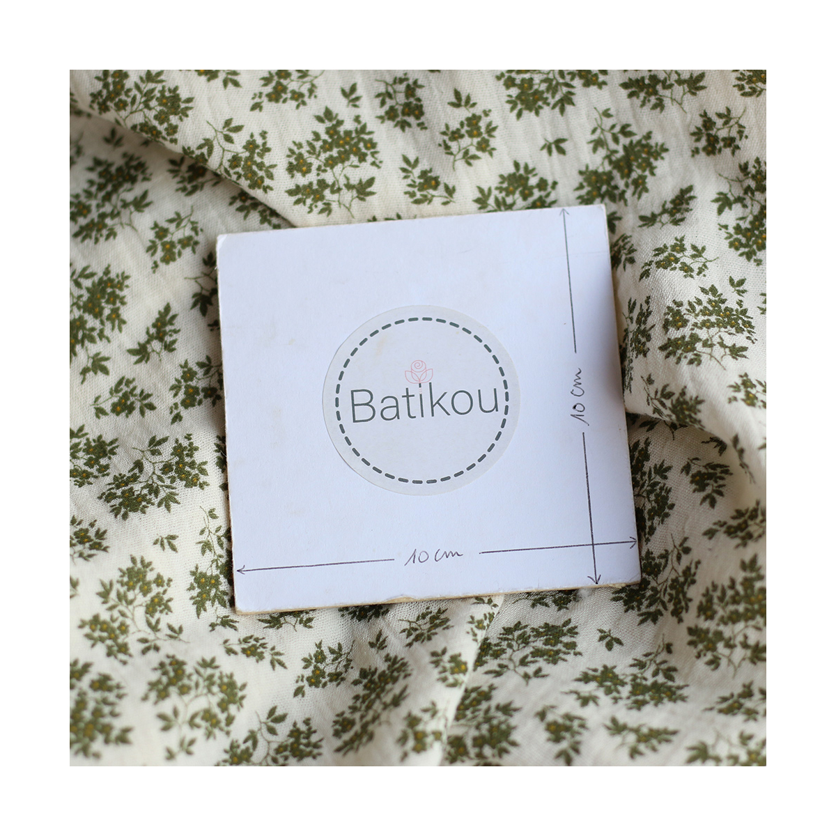 Soumeya - Double gaze coton BIO motif exclusif fond écru vert olive