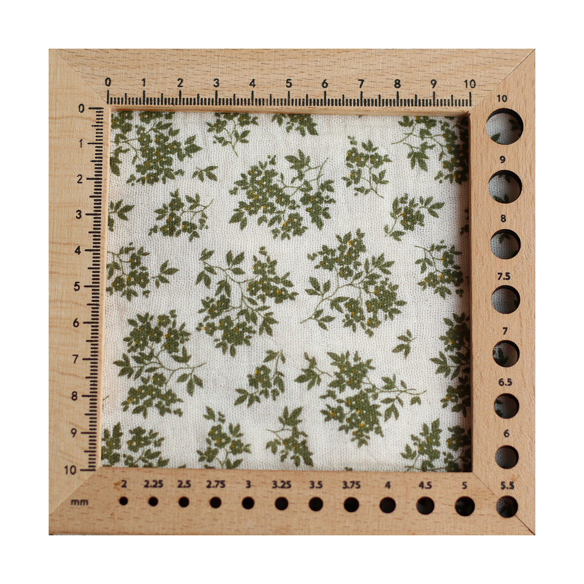 Soumeya - Double gaze coton BIO motif exclusif fond écru vert olive