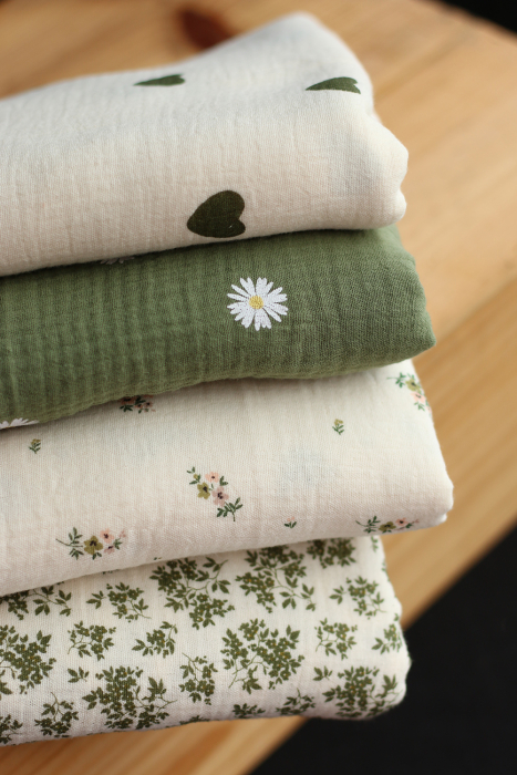 Soumeya - Double gaze coton BIO motif exclusif fond écru vert olive