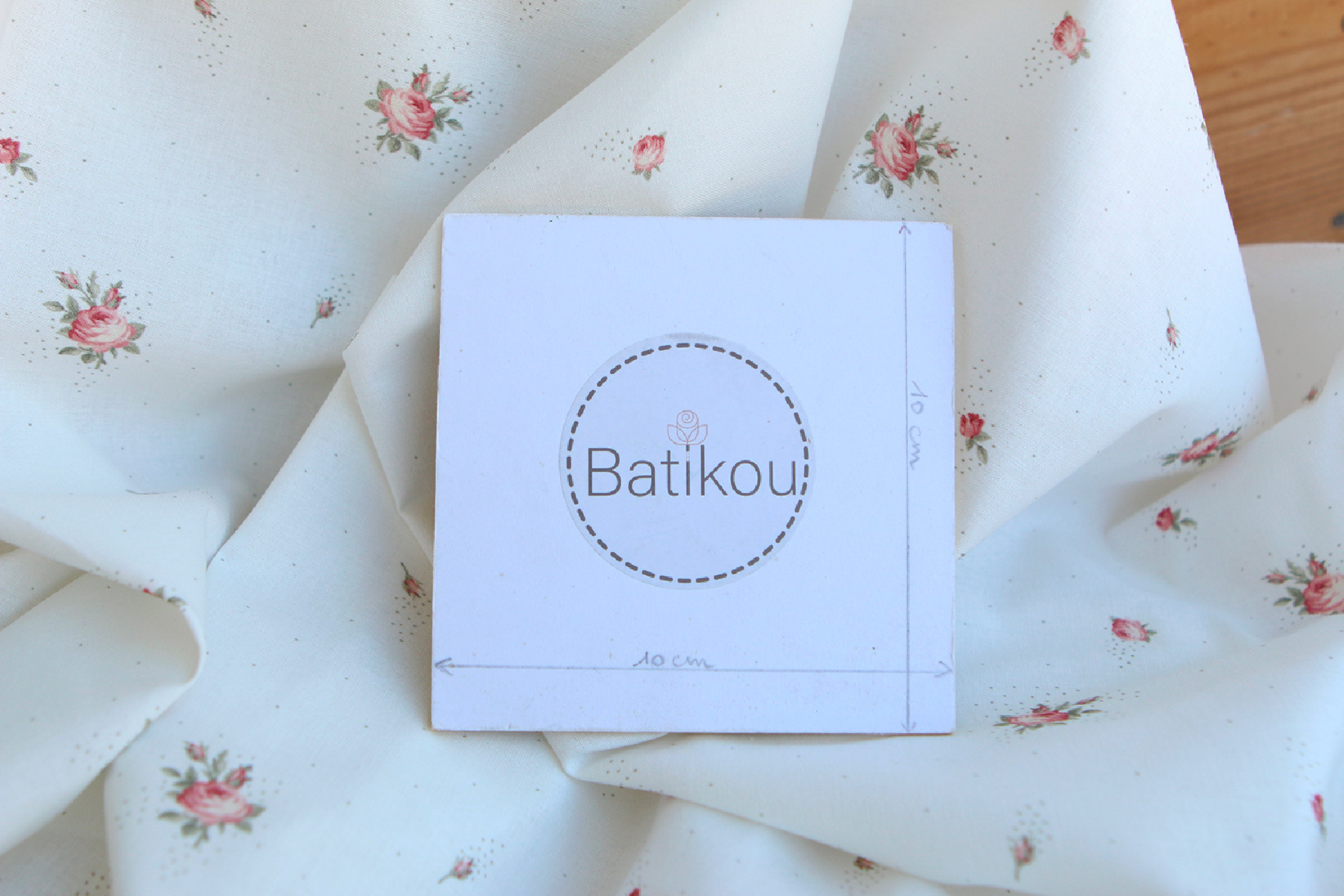 Christine - Popeline douce coton BIO organique fond blanc exclusif vert et rose