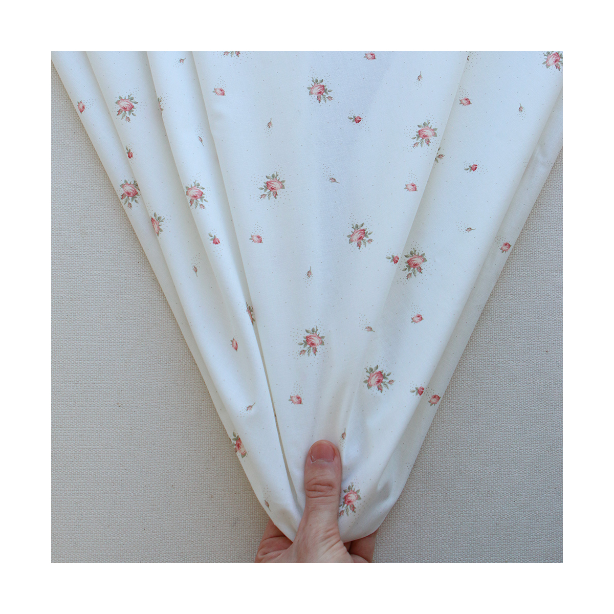 Christine - Popeline douce coton BIO organique fond blanc exclusif vert et rose