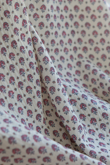 Leela - Double gaze de coton motif fleuri fond écru