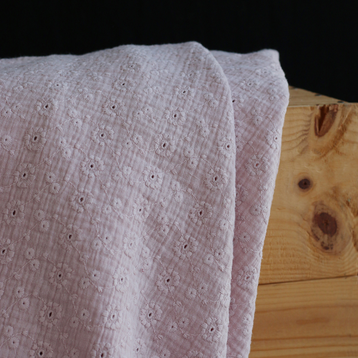 Double gaze de coton Suzy brodée coloris rose pétale