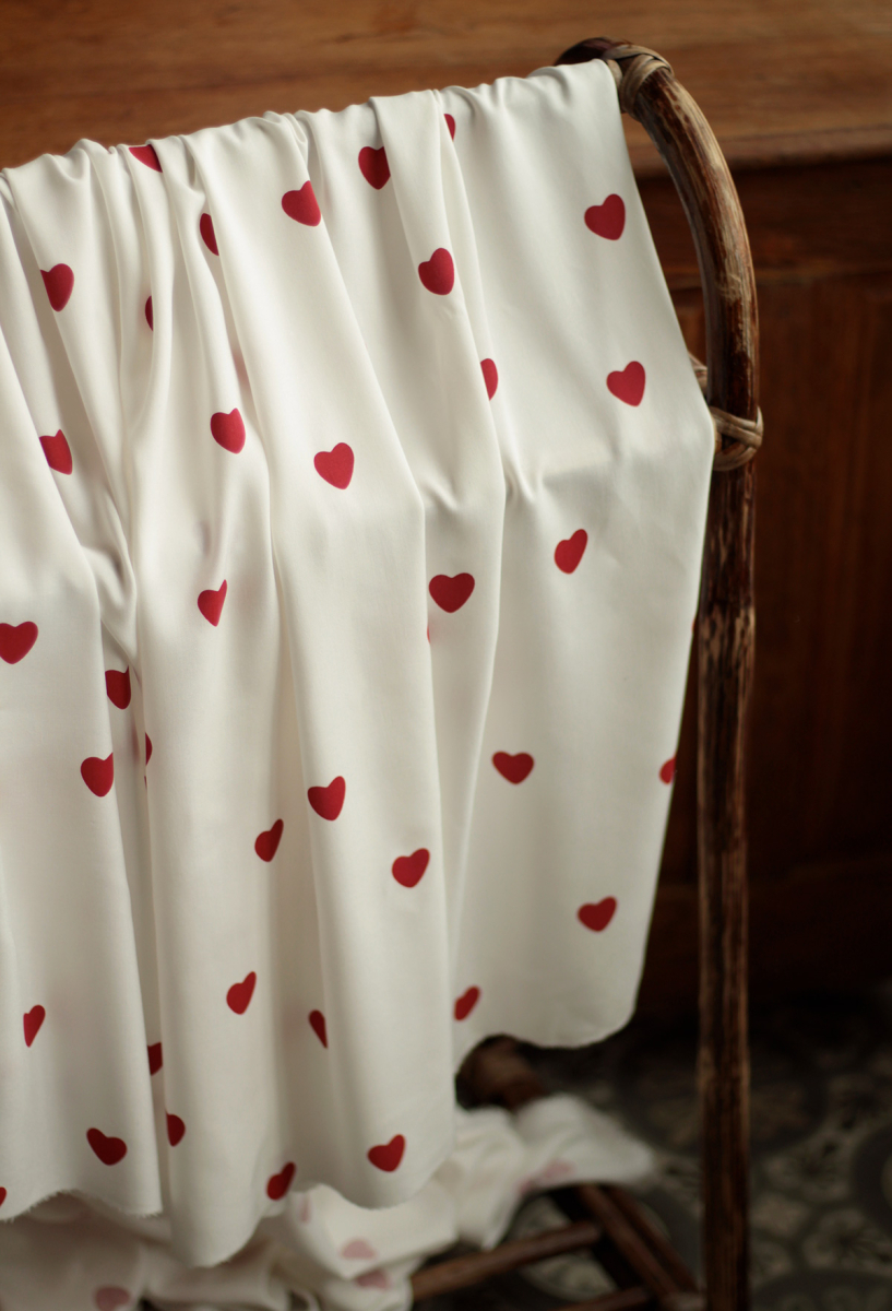 Manou - Viscose blanc cassé imprimée coeurs rouges Batikou - 6