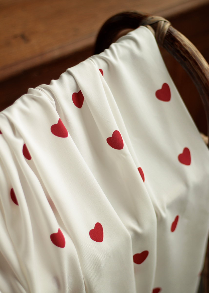Manou - Viscose blanc cassé imprimée coeurs rouges Batikou - 7