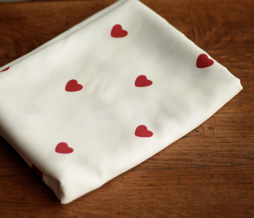 Manou - Viscose blanc cassé imprimée coeurs rouges Batikou - 8