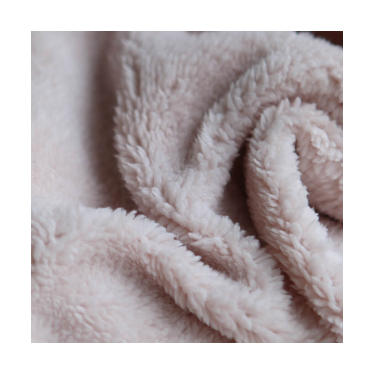 Teddy / moumoute bouclé coloris rose poudré