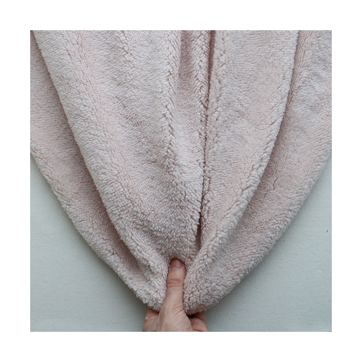 Teddy / moumoute bouclé coloris rose poudré