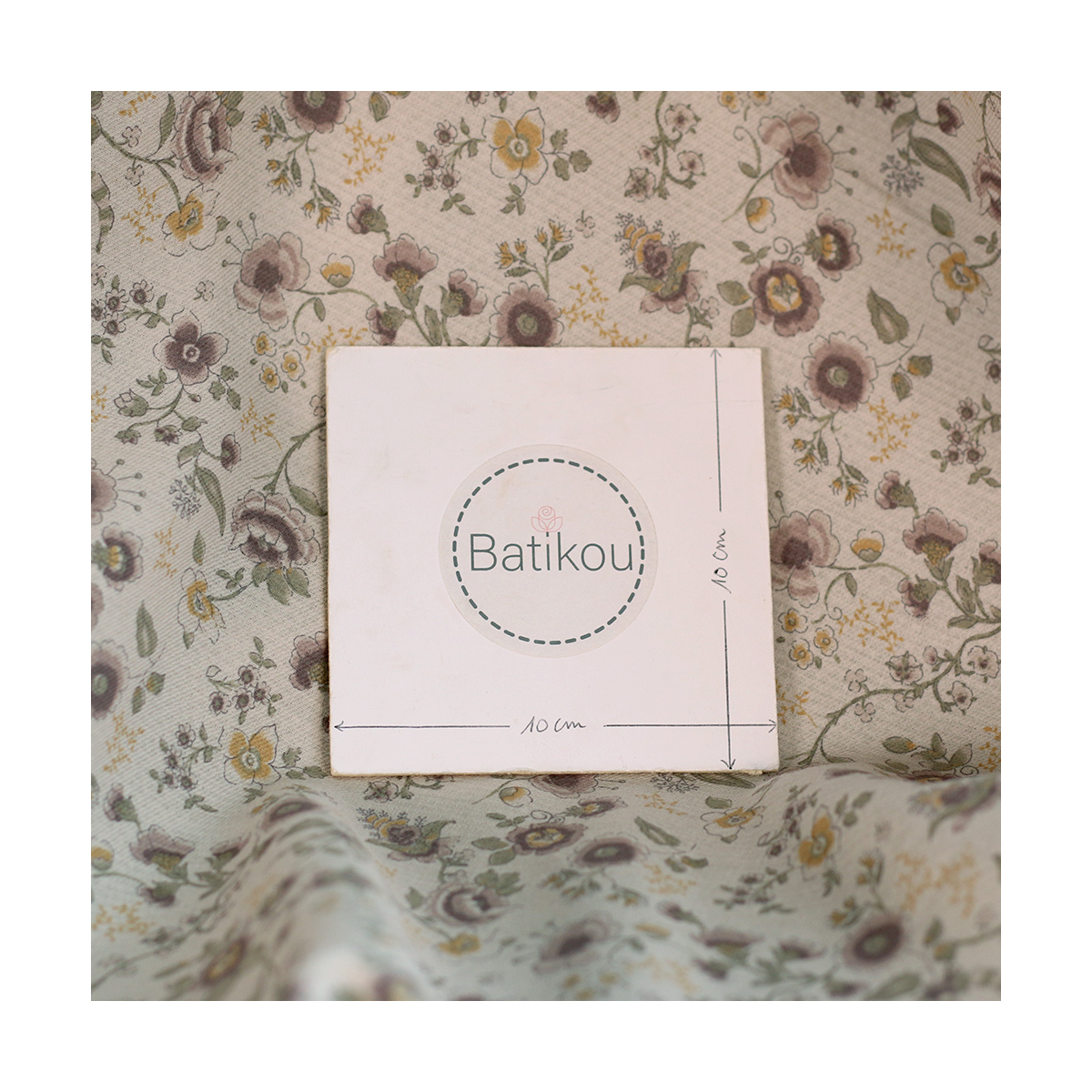 April - Tissu coton piqué léger texturé fleuri kaki