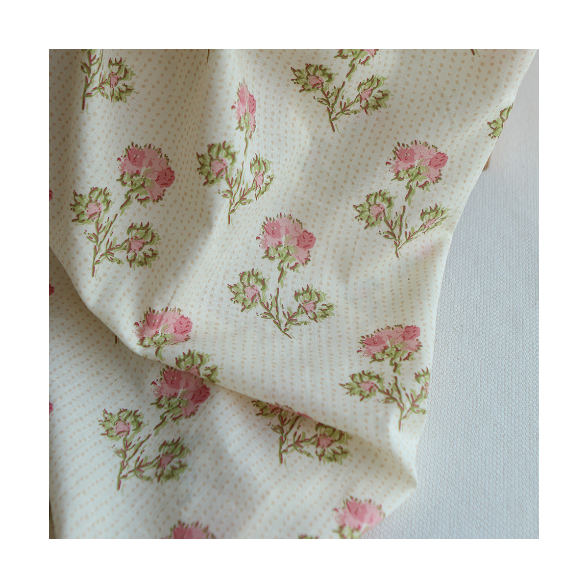 Karishma rose B- Tissu indien en coton imprimé main Hand Block Artisanal