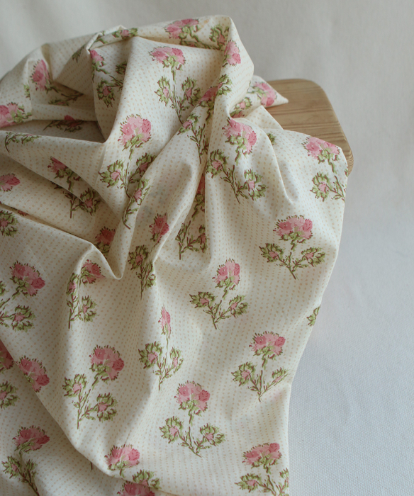 Karishma rose B- Tissu indien en coton imprimé main Hand Block Artisanal