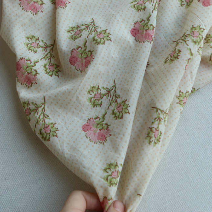 Karishma rose B- Tissu indien en coton imprimé main Hand Block Artisanal