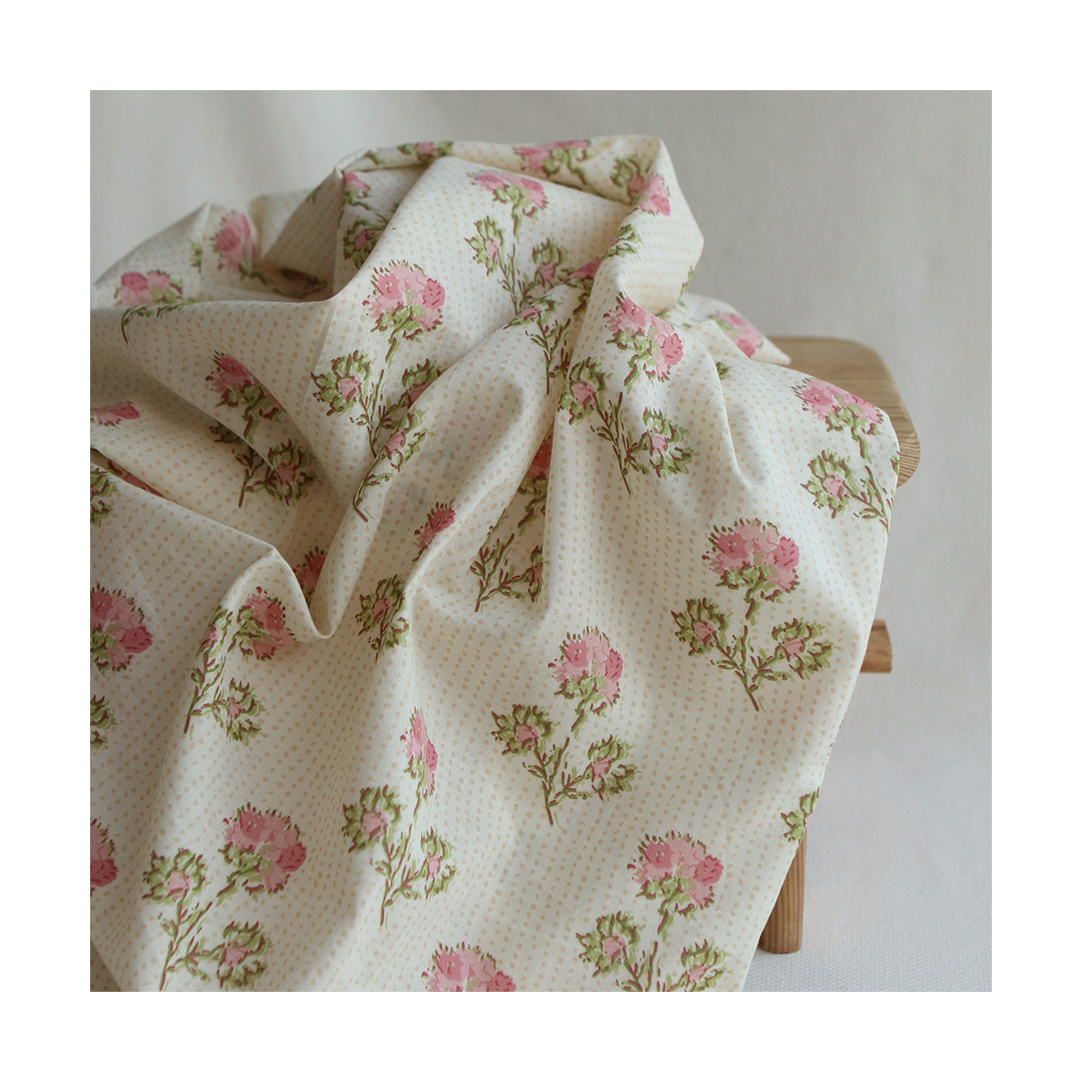 Karishma rose B- Tissu indien en coton imprimé main Hand Block Artisanal