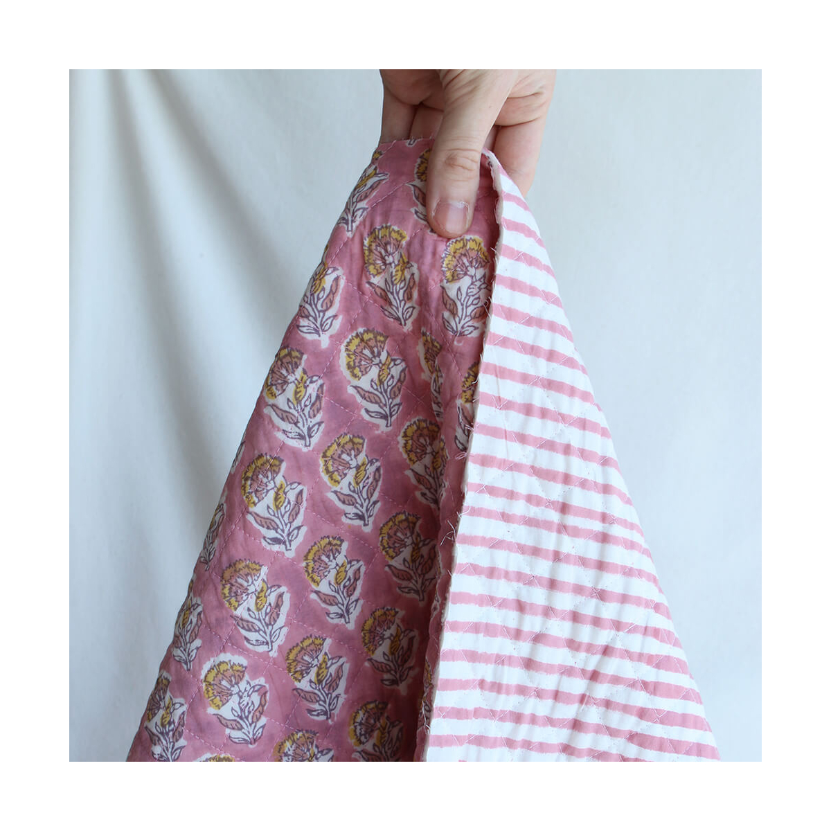 Ishara - Tissu indien matelassé double face coton hand block largeur 100cm