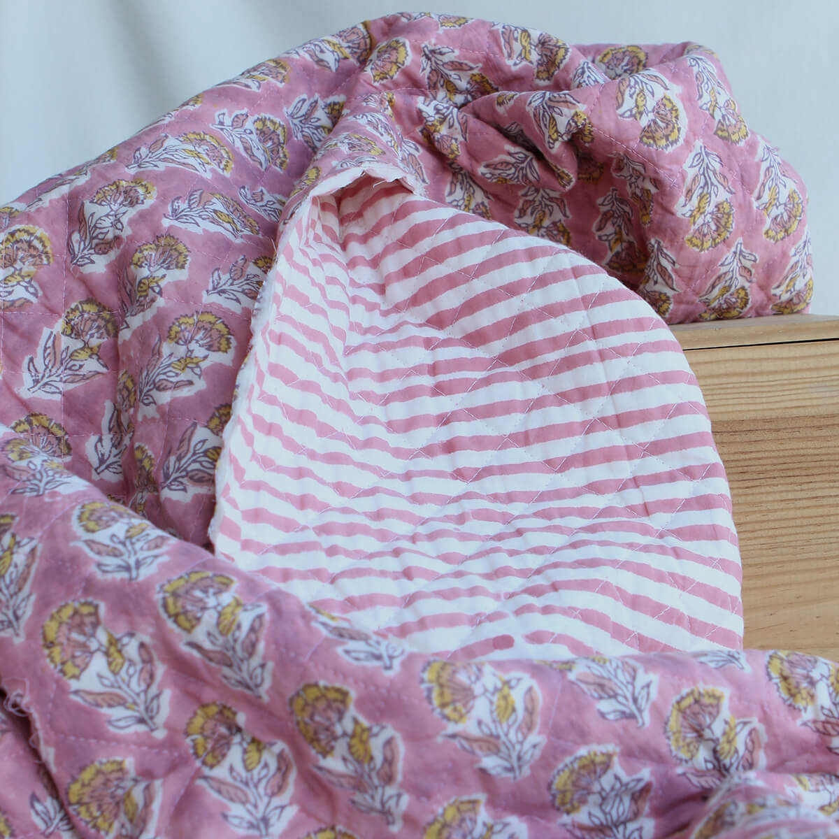 Ishara - Tissu indien matelassé double face coton hand block largeur 100cm