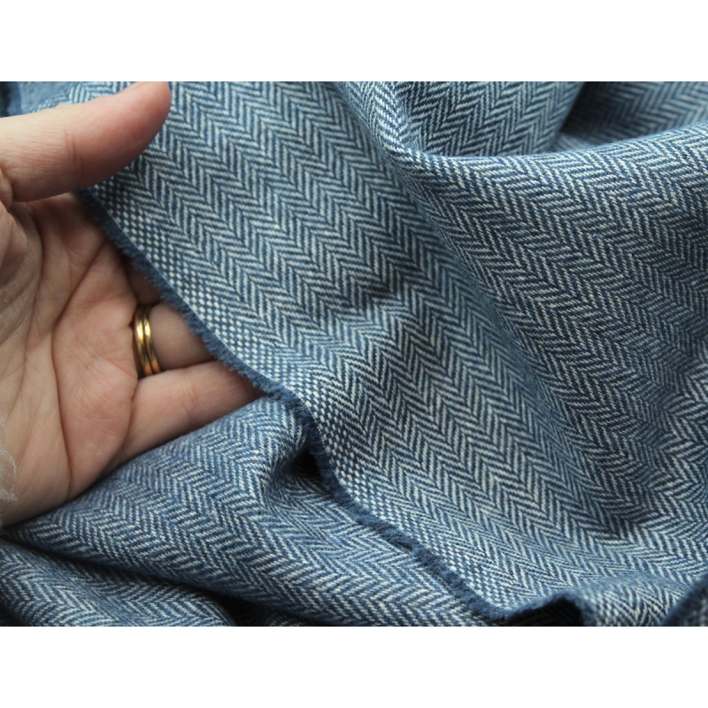 Tissu chevron texturé coton / laine coloris bleu jean