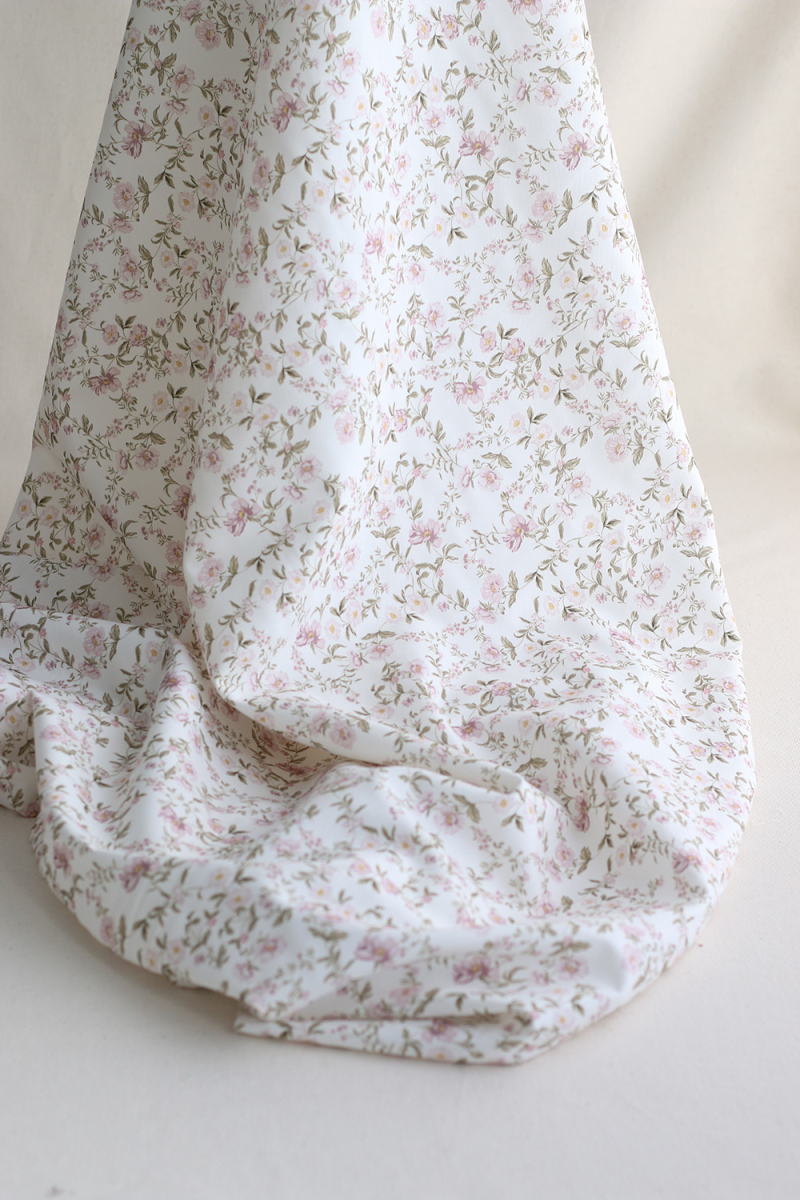 Romy - Popeline douce coton organique fond ivoire imprimé fleuri