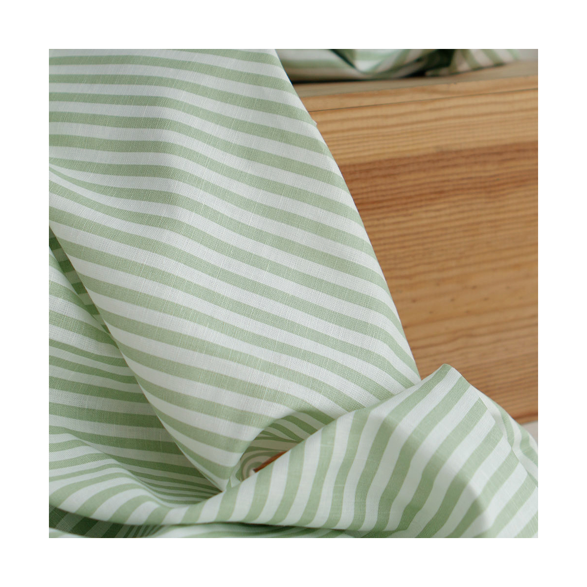Lucas - Tissu lin coton rayures 6mm blanc lait et vert amande