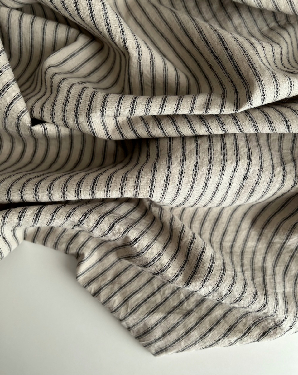 Lin et coton à rayures noires tissées coloris grège Qualité Oeko-tex - 3