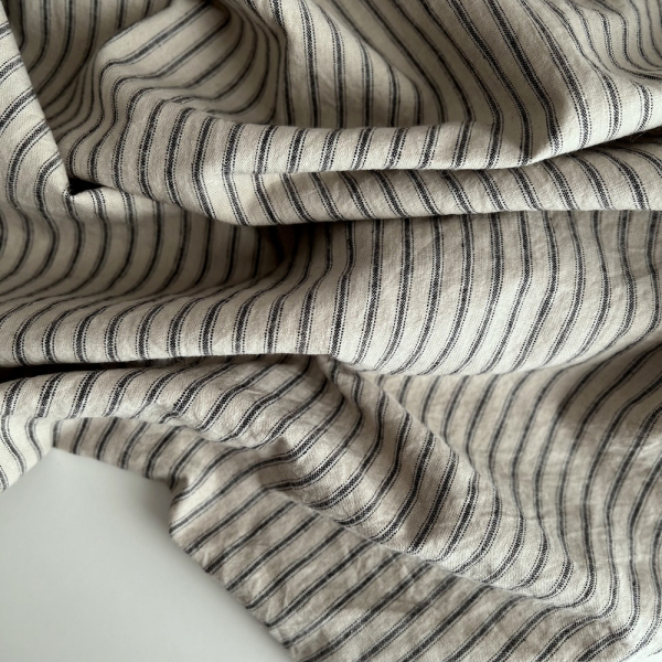 Lin et coton à rayures noires tissées coloris grège Qualité Oeko-tex - 1