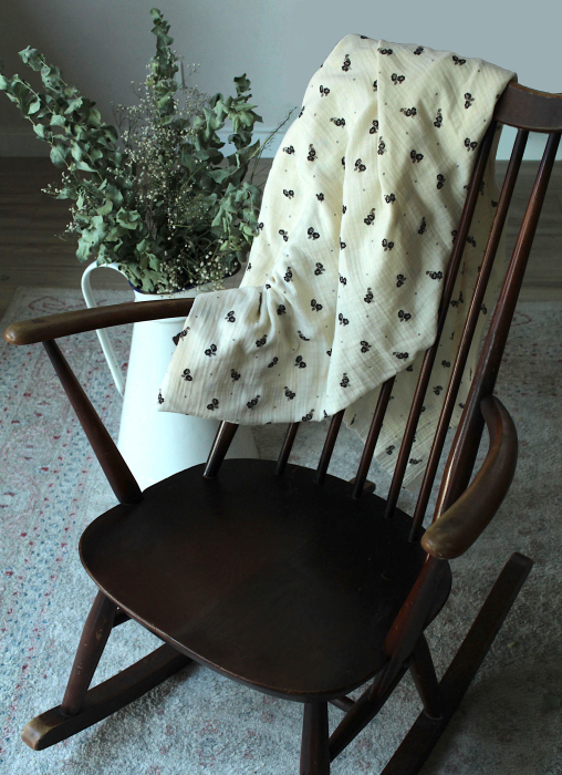 Hana - Double gaze de coton BIO écru motif exclusif Ebène