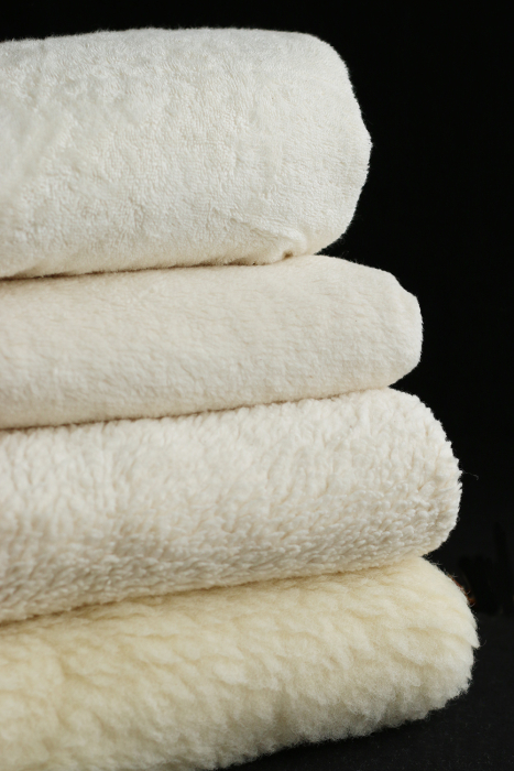 Shaun - Tissu fourrure pure laine vierge de mouton BIO tissée sur coton