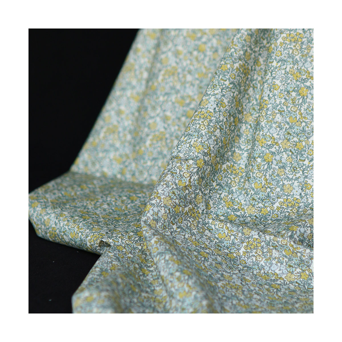 Eleanore - Popeline douce coton organique fond ivoire fleuri vert et jaune