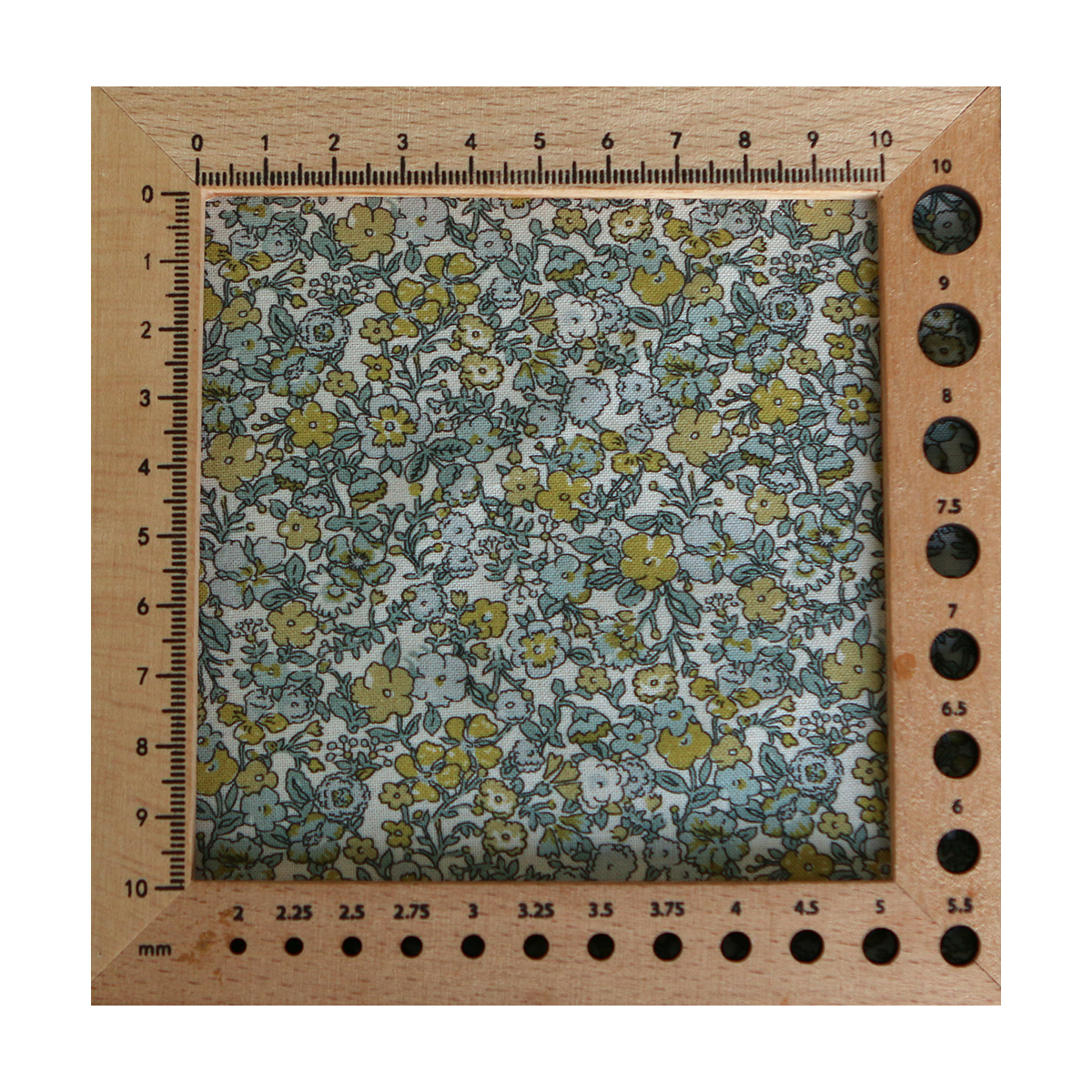 Eleanore - Popeline douce coton organique fond ivoire fleuri vert et jaune