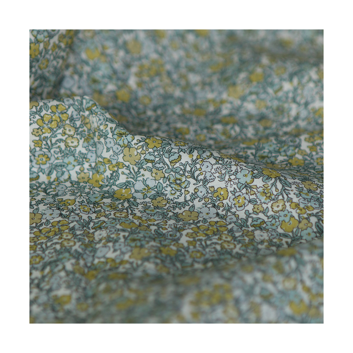 Eleanore - Popeline douce coton organique fond ivoire fleuri vert et jaune