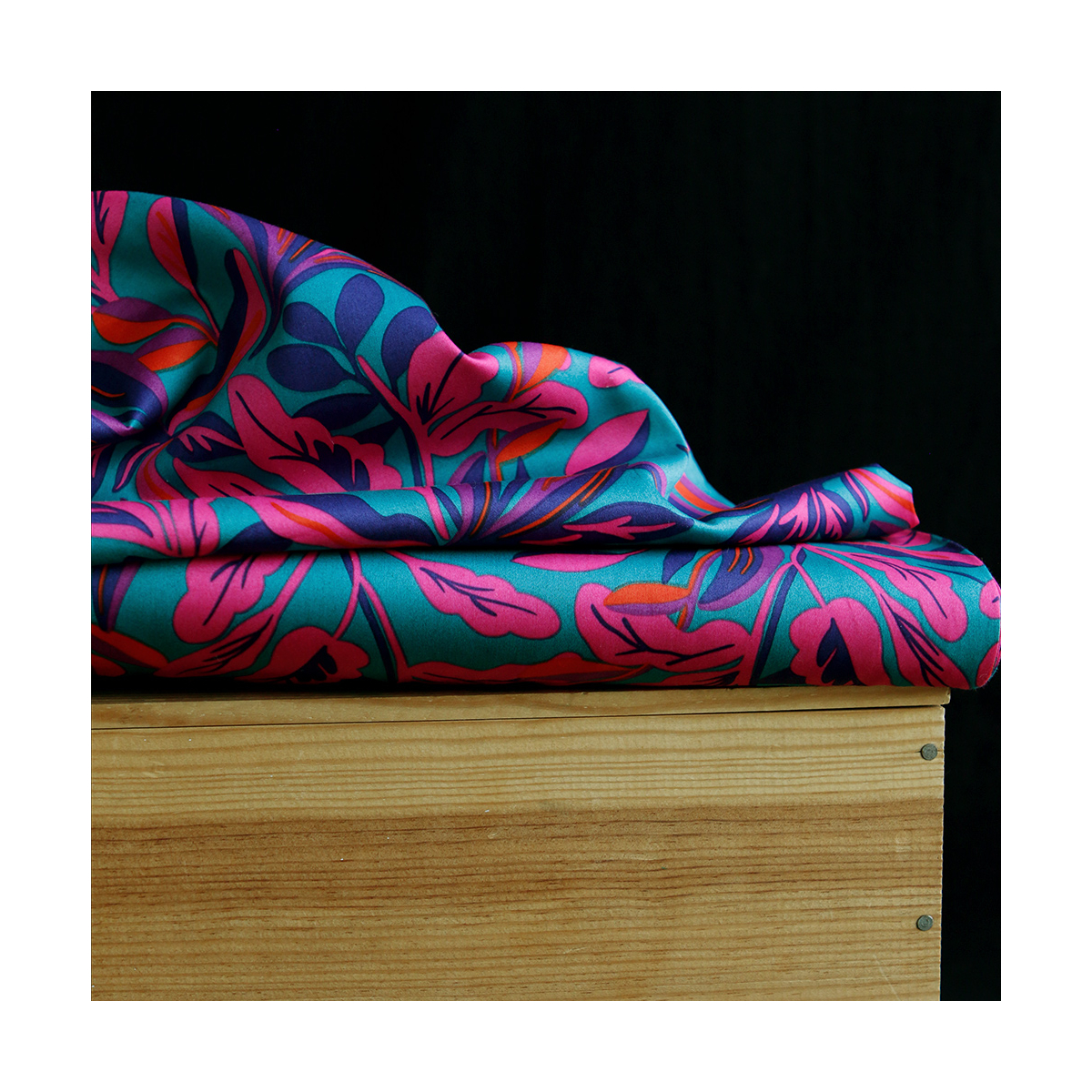 Nerida - Coton satiné Nerida Hansen à imprimé fleuri pétrole et fuschia