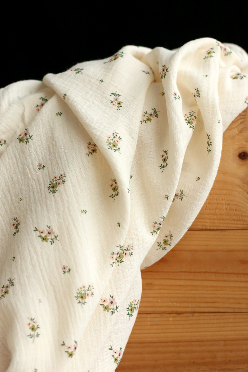 Laure - Double gaze coton BIO motif exclusif fond écru vert olive