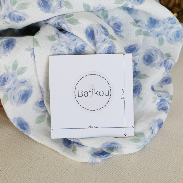 Assia - Double gaze de coton motif exclusif fond blanc cassé aquarelle bleu