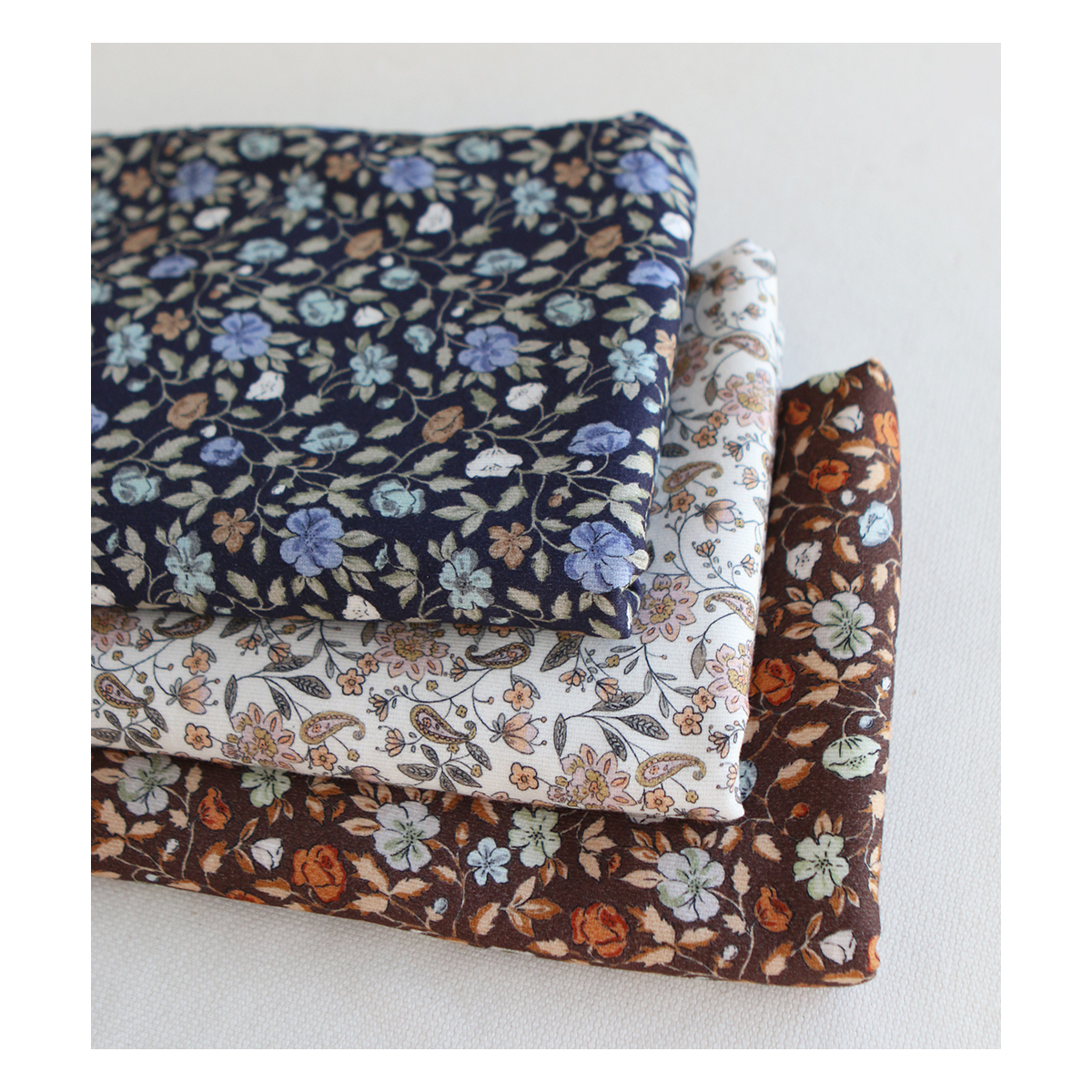 Amelia - Velours milleraies coton organique imprimé fleuri midnight