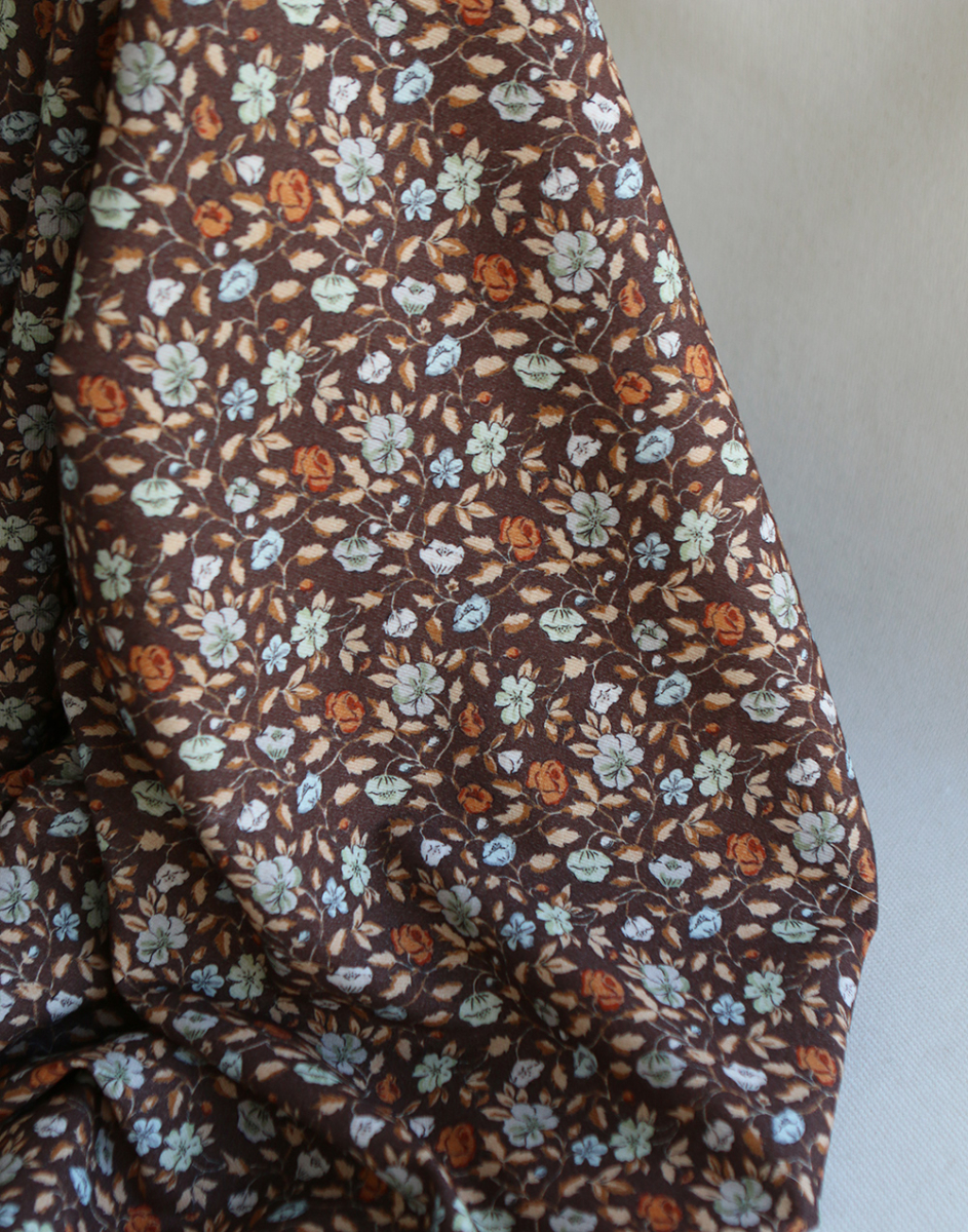 Amelia - Velours milleraies coton organique imprimé fleuri chocolat