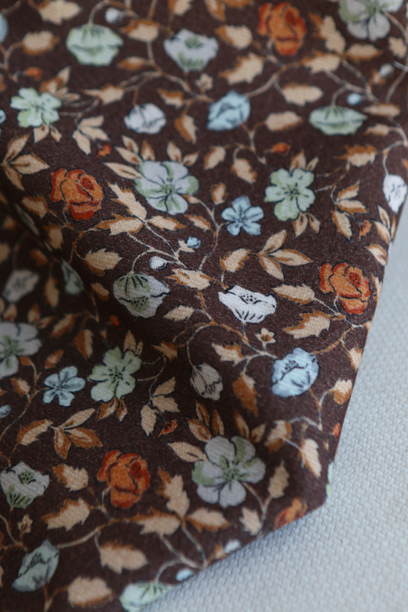 Amelia - Velours milleraies coton organique imprimé fleuri chocolat