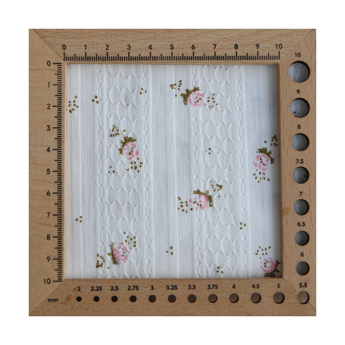 Suzanna - Tissu coton jacquard fond blanc fleuri rose